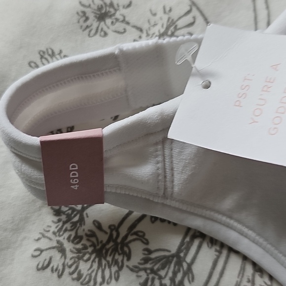 NEW Plus Size BRA - Tags Attached Size 46DD - Picture 3 of 7